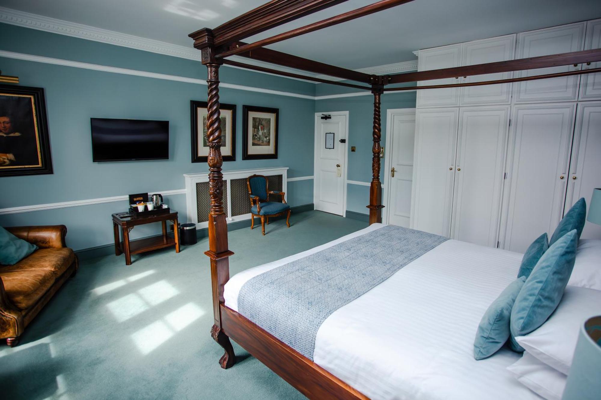 The Snooty Fox Inn Tetbury