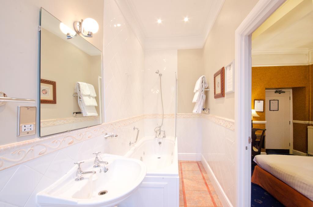 The Snooty Fox Tetbury